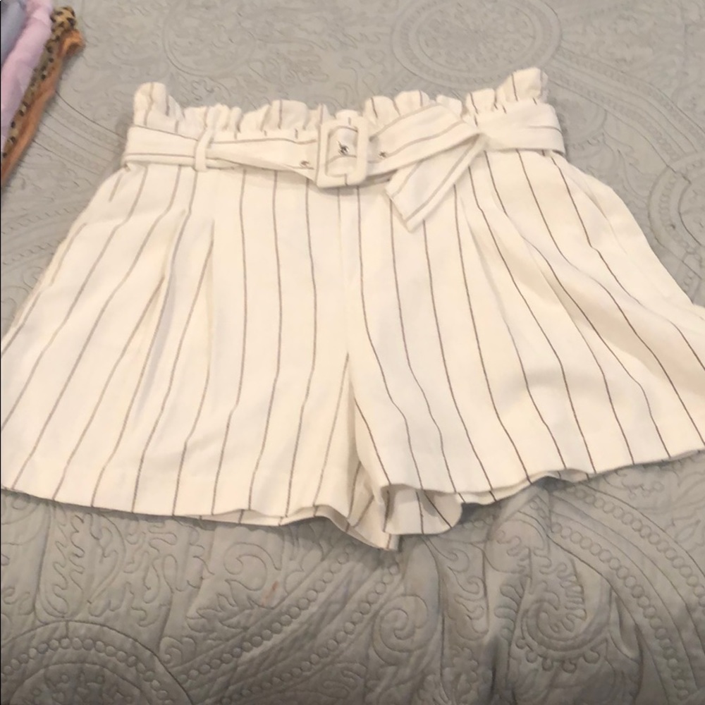 Gilli linen shorts